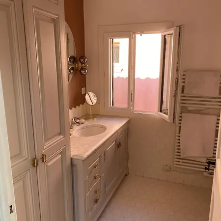 Centre Tropez Avec Parking Apartmán *
